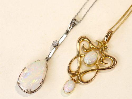 ANTIQUE 312CT OPAL AND 010CT DIAMOND 18CT WHITE GOLD PENDANT CIRCA 1930 - ADDITIONAL PHOTO 2
