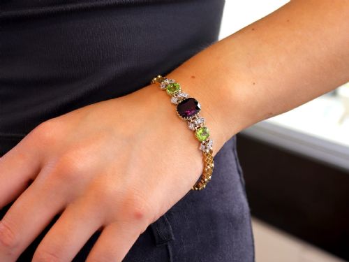 ANTIQUE 517CT GARNET 310CT PERIDOT AND 049CT DIAMOND 15CT YELLOW GOLD BRACELET CIRCA 1910 - ADDITIONAL PHOTO 2