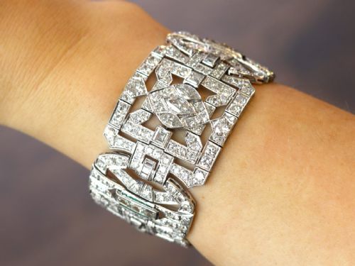 ANTIQUE ART DECO 3325CT DIAMOND AND 030CT EMERALD PLATINUM BRACELET CIRCA 1930 - ADDITIONAL PHOTO 2