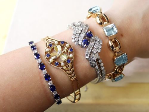 VINTAGE FRENCH IMPORT 160CT CEYLON SAPPHIRE 1525CT DIAMOND AND PLATINUM BRACELET CIRCA 1950 - ADDITIONAL PHOTO 2