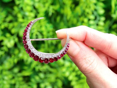 ANTIQUE 486CT THAI RUBY 088CT DIAMOND 9CT YELLOW GOLD CRESCENT BROOCH CIRCA 1890 - ADDITIONAL PHOTO 1