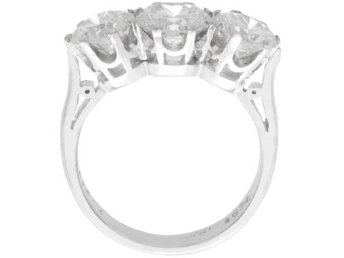 fig 5. A vintage 18ct white gold trilogy ring featuring three round brilliant cut diamonds set in claw settings.