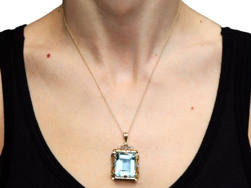 VINTAGE 3220CT AQUAMARINE 010CT DIAMOND AND 14CT YELLOW GOLD PENDANT BY C'EST LAUDIER CIRCA 1940 - ADDITIONAL PHOTO 8
