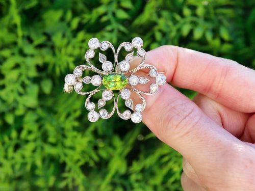 ANTIQUE 125CT PERIDOT AND 195CT DIAMOND 9CT YELLOW GOLD PENDANT BROOCH CIRCA 1890 - ADDITIONAL PHOTO 1