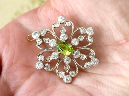 ANTIQUE 125CT PERIDOT AND 195CT DIAMOND 9CT YELLOW GOLD PENDANT BROOCH CIRCA 1890 - ADDITIONAL PHOTO 3
