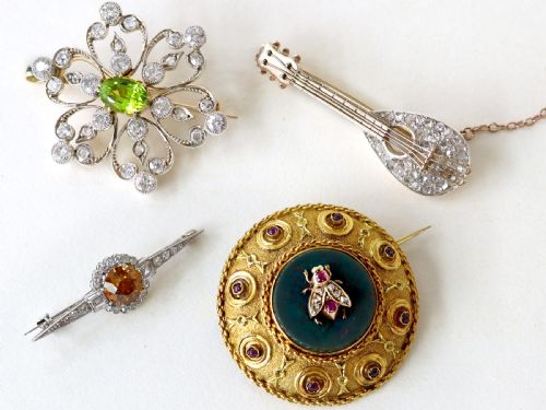ANTIQUE 125CT PERIDOT AND 195CT DIAMOND 9CT YELLOW GOLD PENDANT BROOCH CIRCA 1890 - ADDITIONAL PHOTO 4