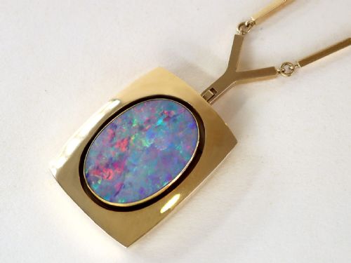 VINTAGE 634CT OPAL AND 14CT YELLOW GOLD PENDANT CIRCA 1950 - ADDITIONAL PHOTO 2