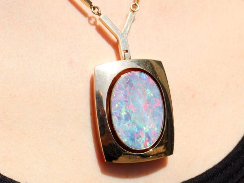 VINTAGE 634CT OPAL AND 14CT YELLOW GOLD PENDANT CIRCA 1950 - ADDITIONAL PHOTO 10