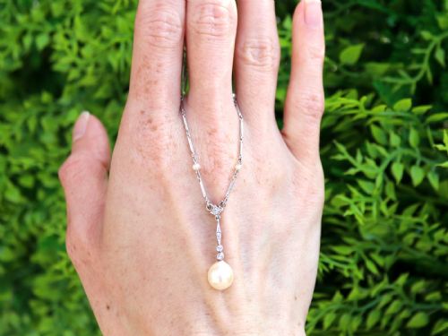 ANTIQUE PEARL AND DIAMOND PLATINUM PENDANT CIRCA 1920 - ADDITIONAL PHOTO 1