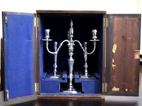 ANTIQUE GEORGE VI STERLING SILVER CANDELABRUM AND CANDLESTICKS 1938 - ADDITIONAL PHOTO 1