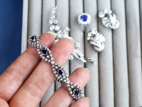 VINTAGE 230CT SAPPHIRE AND 550CT DIAMOND 18CT WHITE GOLD BRACELET 1967 - ADDITIONAL PHOTO 5