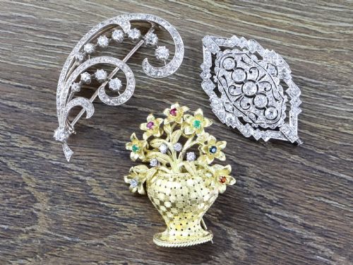 ANTIQUE VICTORIAN 464CT DIAMOND AND 9CT YELLOW GOLD BROOCH - ADDITIONAL PHOTO 5