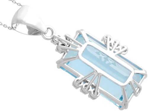 VINTAGE 1480CT AQUAMARINE 027CT DIAMOND AND 18CT WHITE GOLD PENDANT CIRCA 1965 - ADDITIONAL PHOTO 5