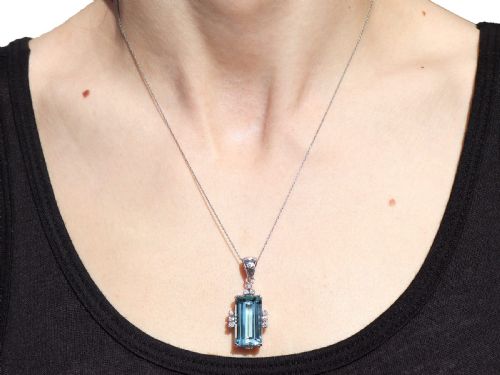 VINTAGE 1480CT AQUAMARINE 027CT DIAMOND AND 18CT WHITE GOLD PENDANT CIRCA 1965 - ADDITIONAL PHOTO 8