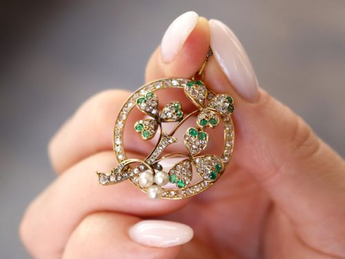 ANTIQUE 025CT EMERALD 048CT DIAMOND PEARL AND 15CT YELLOW GOLD PENDANT CIRCA 1890 - ADDITIONAL PHOTO 2