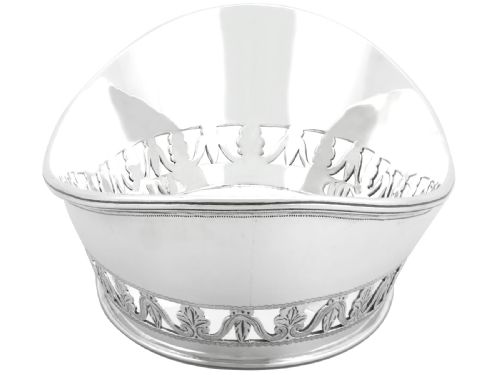 ANTIQUE GEORGE V STERLING SILVER BREAD DISH 1910 - ADDITIONAL PHOTO 3