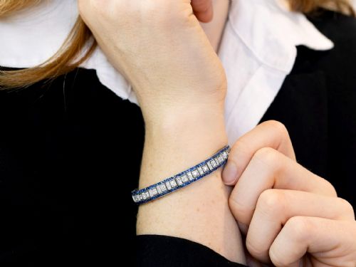 ANTIQUE 448CT SAPPHIRE AND 435CT DIAMOND PLATINUM LINE BRACELET CIRCA 1920 - ADDITIONAL PHOTO 4