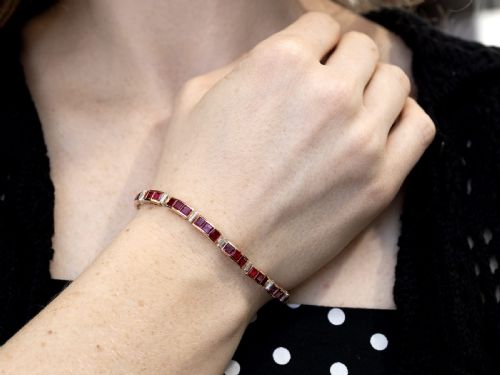 VINTAGE 1143CT RUBY AND 098CT DIAMOND 8CT ROSE GOLD BRACELET CIRCA 1940 - ADDITIONAL PHOTO 2