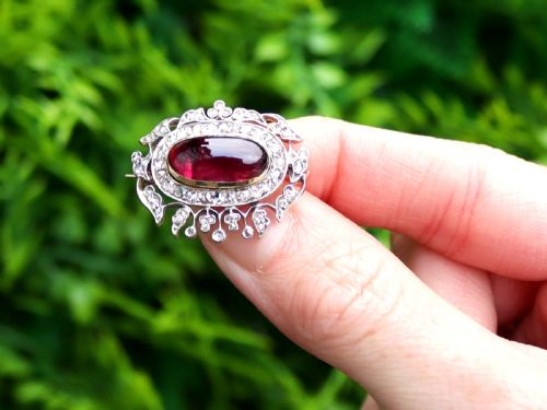 ANTIQUE 391CT GARNET AND 095CT DIAMOND 10CT YELLOW GOLD BROOCH CIRCA 1870 - ADDITIONAL PHOTO 1