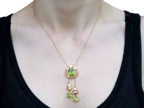ANTIQUE ARTS AND CRAFTS STYLE 1481CT PERIDOT AND 15CT YELLOW GOLD NECKLACE CIRCA 1900 - ADDITIONAL PHOTO 12