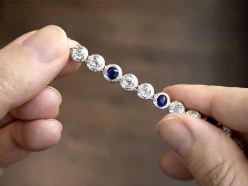 ANTIQUE 178CT SAPPHIRE AND 305CT DIAMOND 18CT YELLOW GOLD BRACELET CIRCA 1930 - ADDITIONAL PHOTO 4