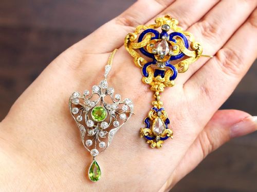 ANTIQUE ART NOUVEAU 302CT PERIDOT AND 341CT DIAMOND 14CT YELLOW GOLD PENDANT BROOCH CIRCA 1890 - ADDITIONAL PHOTO 3