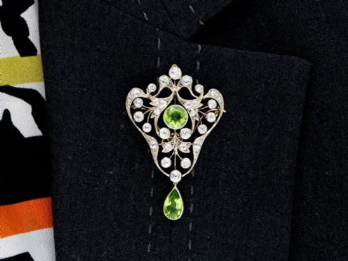 ANTIQUE ART NOUVEAU 302CT PERIDOT AND 341CT DIAMOND 14CT YELLOW GOLD PENDANT BROOCH CIRCA 1890 - ADDITIONAL PHOTO 12