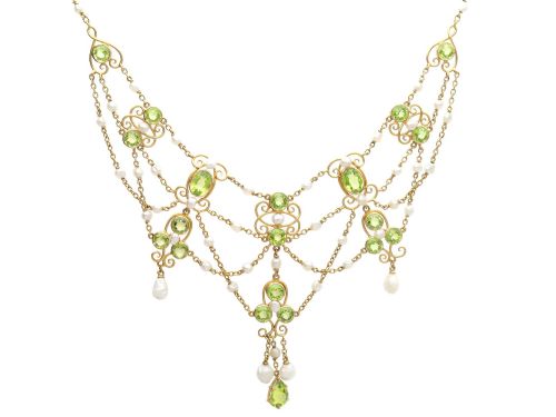 Antique 13.30ct Peridot and Natural Pearl 18ct Yellow Gold Belle Époque Necklace Circa 1900
