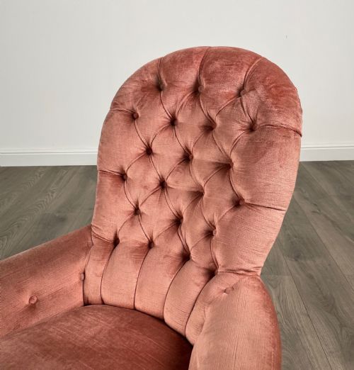 ANTIQUE PAIR OF VICTORIAN BUTTON BACK ARMCHAIRS IN MAHOGANY - ADDITIONAL PHOTO 3