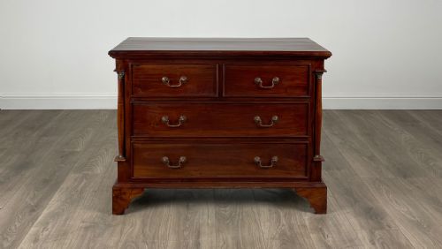 antique dwarf chest of drawers in mahogany - CATEGORY: ANTIQUE CHEST OF DRAWERS - DATED EDWARDIAN
