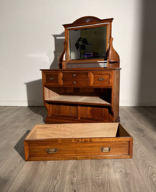 20TH CENTURY EDWARDIAN DRESSING TABLE IN WALNUT - ADDITIONAL PHOTO 1
