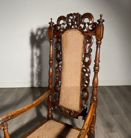 ANTIQUE 17TH CENTURY ARMCHAIR IN OAK - ADDITIONAL PHOTO 2