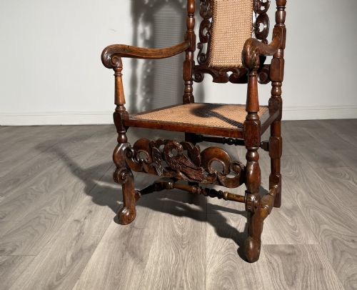 ANTIQUE 17TH CENTURY ARMCHAIR IN OAK - ADDITIONAL PHOTO 6