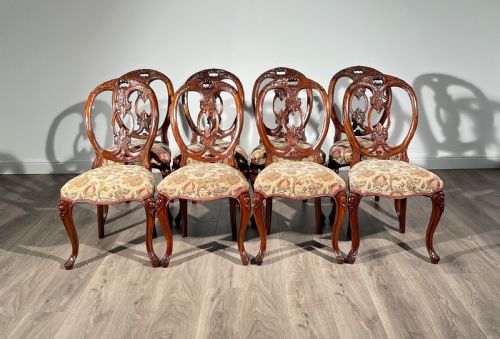antique 20th century set of 8 carved dining chairs in mahogany - CATEGORY: ANTIQUE CHAIRS - DATED 1920