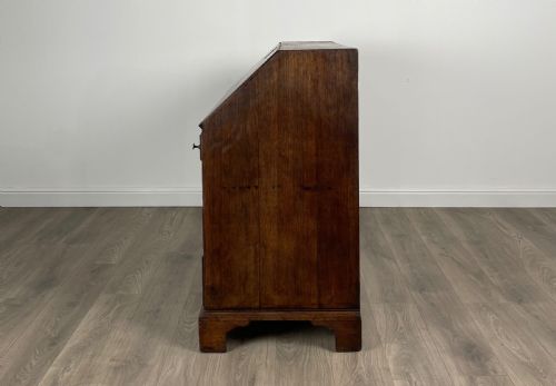 ANTIQUE 18TH CENTURY BUREAU IN OAK - ADDITIONAL PHOTO 5