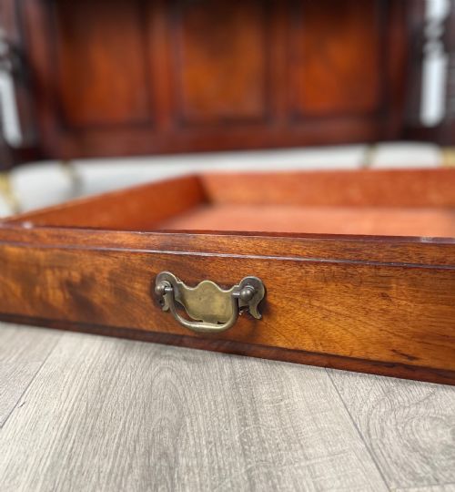 ANTIQUE EDWARDIAN LEATHER TOP DESK IN MAHOGANY - ADDITIONAL PHOTO 2
