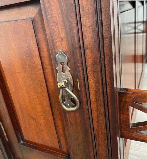 ANTIQUE EDWARDIAN LEATHER TOP DESK IN MAHOGANY - ADDITIONAL PHOTO 10