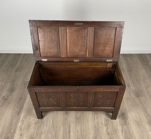 ANTIQUE 18TH CENTURY BLANKET BOX COFFER IN OAK - ADDITIONAL PHOTO 1