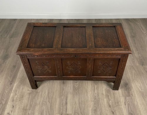 ANTIQUE 18TH CENTURY BLANKET BOX COFFER IN OAK - ADDITIONAL PHOTO 2