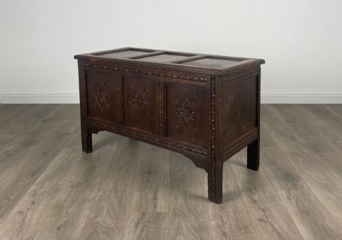 ANTIQUE 18TH CENTURY BLANKET BOX COFFER IN OAK - ADDITIONAL PHOTO 4