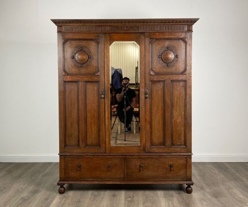 large 20th century edwardian wardrobe in oak - CATEGORY: ANTIQUE WARDROBES - DATED EDWARDIAN