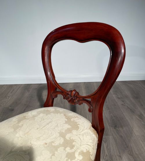 ANTIQUE SET OF 10 VICTORIAN STYLE BALLOON BACK DINING CHAIRS IN MAHOGANY - ADDITIONAL PHOTO 3