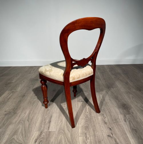 ANTIQUE SET OF 10 VICTORIAN STYLE BALLOON BACK DINING CHAIRS IN MAHOGANY - ADDITIONAL PHOTO 7