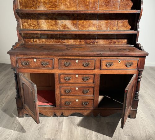 ANTIQUE 18TH CENTURY WELSH DRESSER IN OAK - ADDITIONAL PHOTO 4