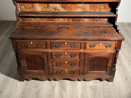 ANTIQUE 18TH CENTURY WELSH DRESSER IN OAK - ADDITIONAL PHOTO 7