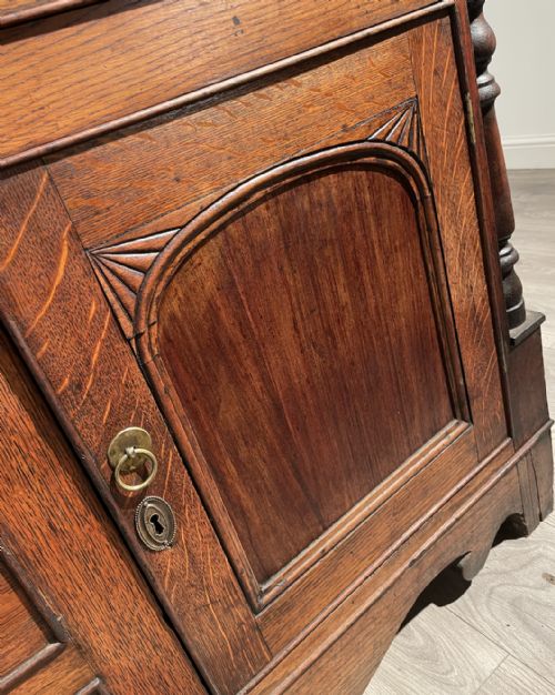 ANTIQUE 18TH CENTURY WELSH DRESSER IN OAK - ADDITIONAL PHOTO 9