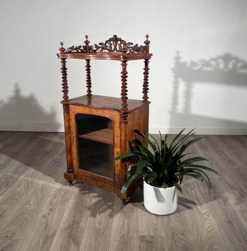 antique 19th century display cabinet in walnut - CATEGORY: ANTIQUE CABINETS - DATED 19TH CENTURY
