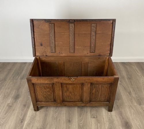 ANTIQUE 18TH CENTURY BLANKET BOX COFFER IN OAK - ADDITIONAL PHOTO 1