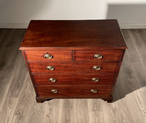 ANTIQUE 18TH CENTURY CHEST OF DRAWERS IN MAHOGANY - ADDITIONAL PHOTO 1