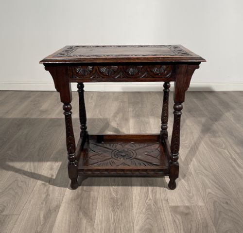 antique 20th century carved side table in oak - CATEGORY: ANTIQUE TABLES - DATED EDWARDIAN